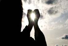 赛后比利亚雷亚尔备战足总杯；伤情更新细节曝光；引发热议；更衣室氛围转暖的简单介绍-爱游戏官方app下载