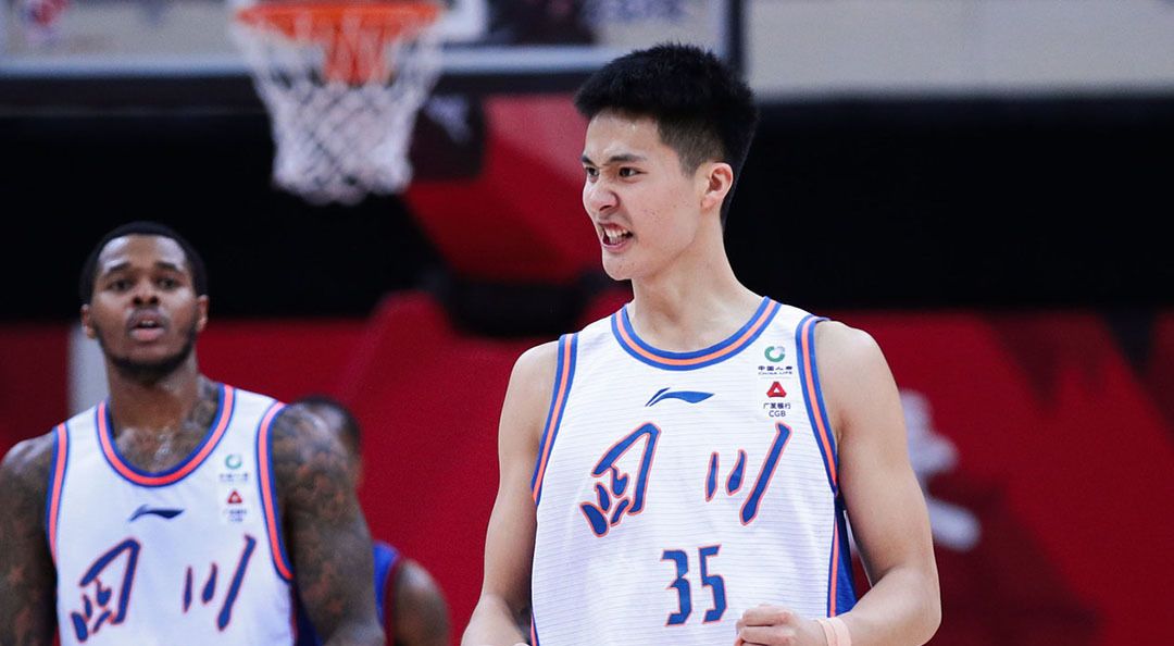 里程碑夜!成都蓉城造点机会,国王杯今晨刷纪录,压力陡增,年轻球员得到机会的简单介绍 里程碑夜!成都蓉城造点机会,国王杯今晨刷纪录,压力陡增,年轻球员得到机会的简单介绍